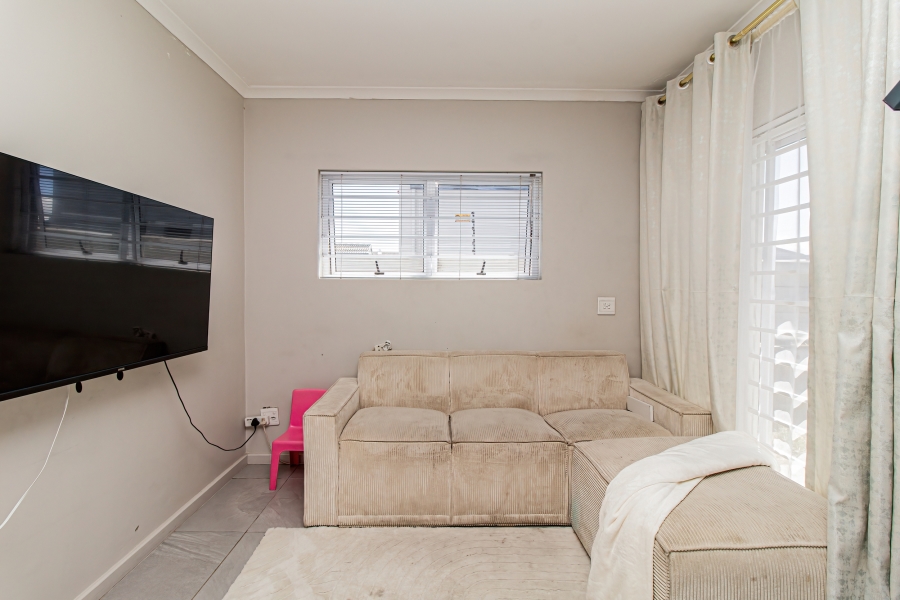 3 Bedroom Property for Sale in Parklands East Western Cape